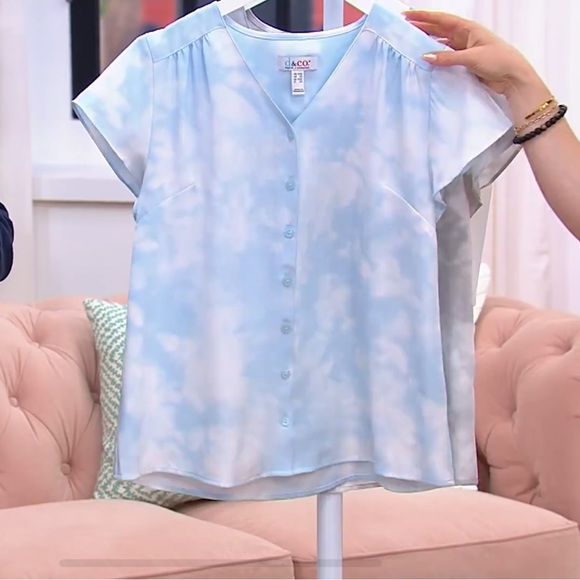 NWT Denim & Co. Printed Button-Front Flutter-Sleeve Blouse, Size M - Picture 4 of 9